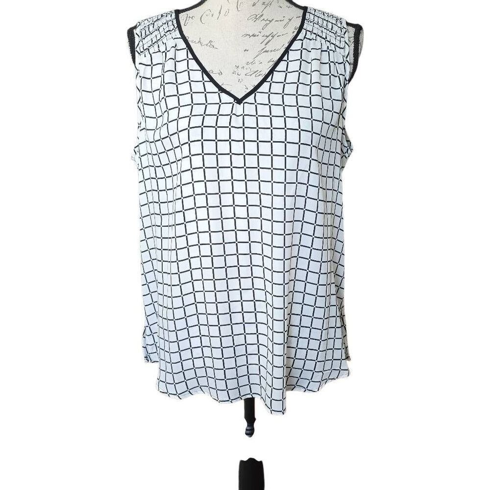 Spense Women's Size Large White Black Square Print V-Neck Sleeveless Blouse